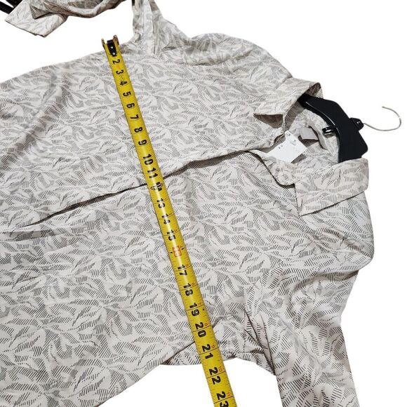 HM silky shirt Size Medium Hidden Buttons Long sleeve Lightweight - Picture 3 of 14